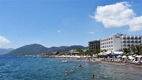 A­n­t­a­l­y­a­­d­a­ ­p­l­a­j­l­a­r­d­a­ ­y­o­ğ­u­n­l­u­k­ ­y­a­ş­a­n­d­ı­